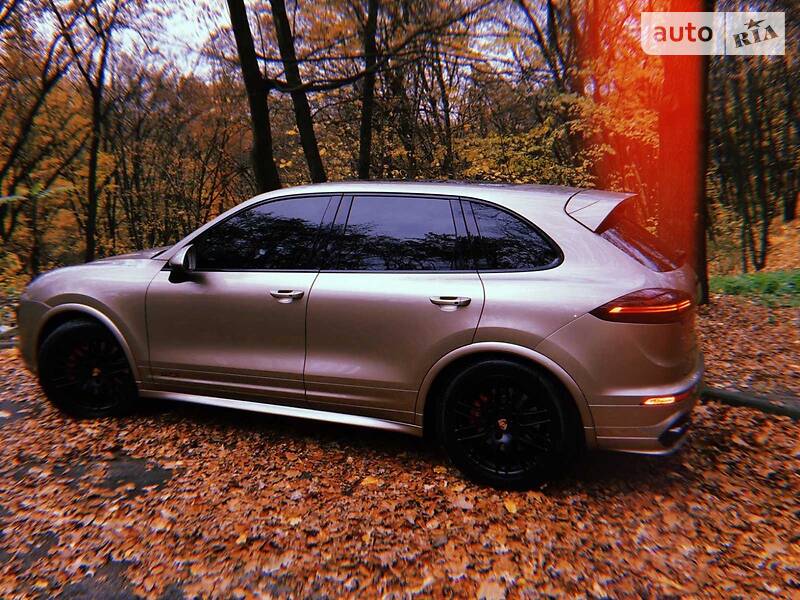 Позашляховик / Кросовер Porsche Cayenne 2016 в Києві