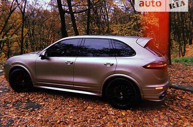 Внедорожник / Кроссовер Porsche Cayenne 2016 в 