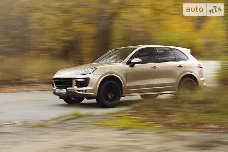 Позашляховик / Кросовер Porsche Cayenne 2016 в Києві