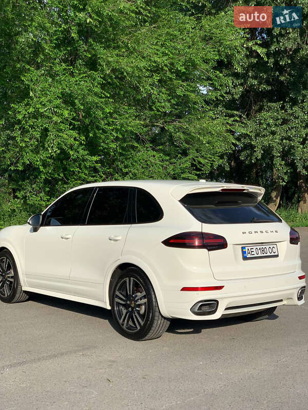 Внедорожник / Кроссовер Porsche Cayenne 2011 в Днепре