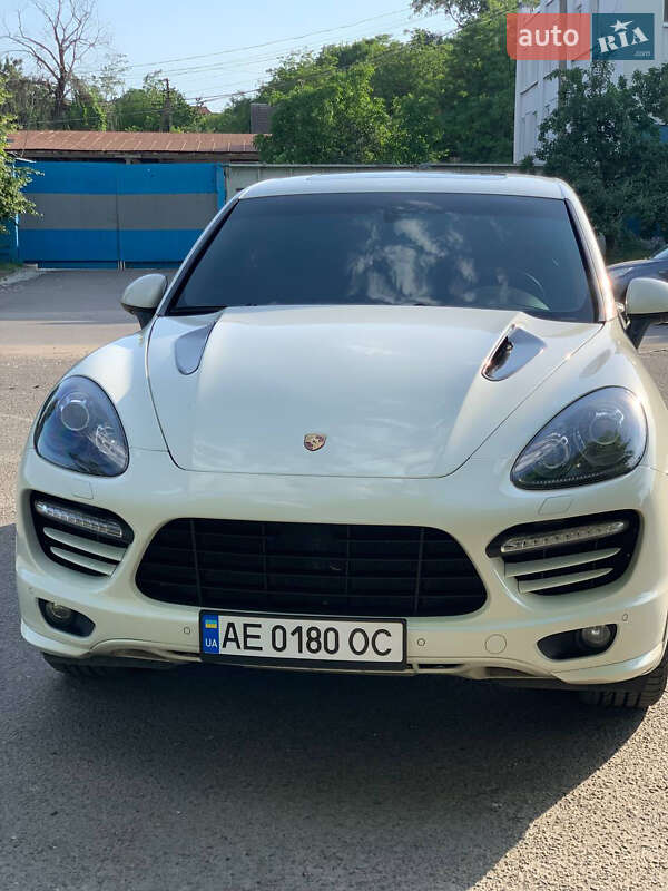 Внедорожник / Кроссовер Porsche Cayenne 2011 в Днепре