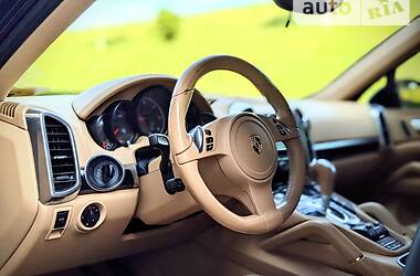 Внедорожник / Кроссовер Porsche Cayenne 2012 в 