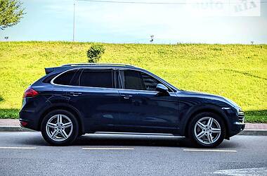 Внедорожник / Кроссовер Porsche Cayenne 2012 в 