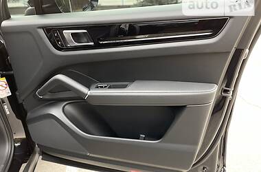 Внедорожник / Кроссовер Porsche Cayenne 2020 в 