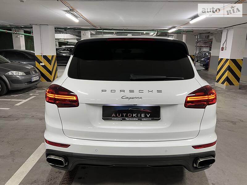 Внедорожник / Кроссовер Porsche Cayenne 2015 в Киеве