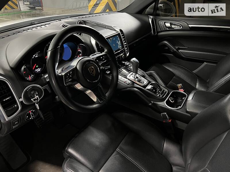 Внедорожник / Кроссовер Porsche Cayenne 2015 в Киеве