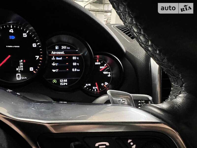 Внедорожник / Кроссовер Porsche Cayenne 2015 в Киеве