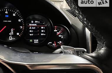 Позашляховик / Кросовер Porsche Cayenne 2015 в 