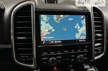 Позашляховик / Кросовер Porsche Cayenne 2015 в 