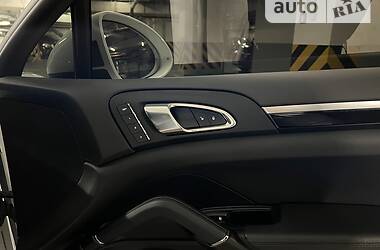 Позашляховик / Кросовер Porsche Cayenne 2015 в 