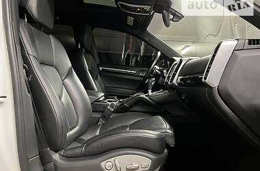Позашляховик / Кросовер Porsche Cayenne 2015 в 