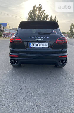 Внедорожник / Кроссовер Porsche Cayenne 2015 в Мелитополе