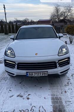 Внедорожник / Кроссовер Porsche Cayenne 2019 в Киеве