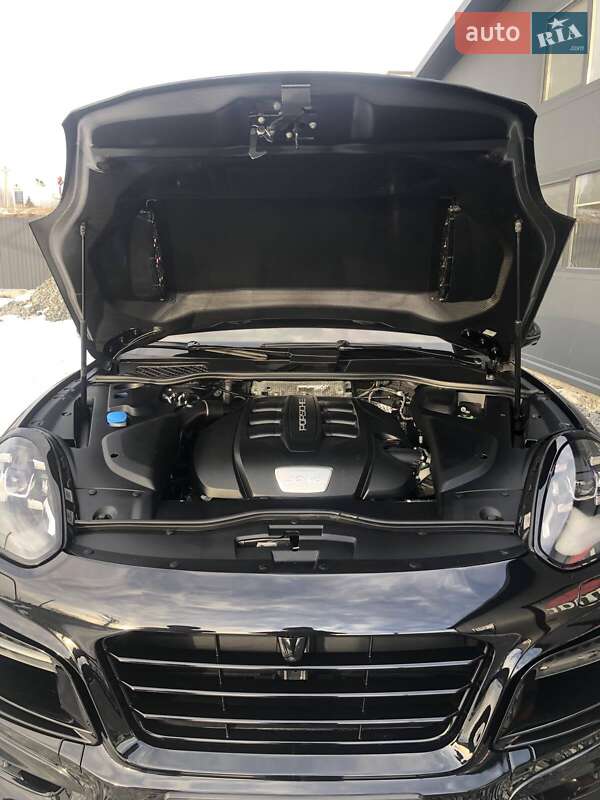 Внедорожник / Кроссовер Porsche Cayenne 2016 в Львове