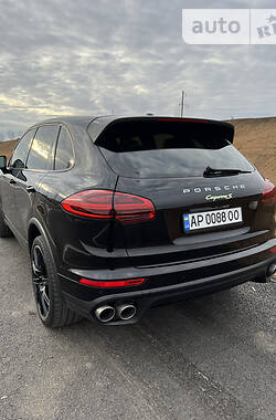 Внедорожник / Кроссовер Porsche Cayenne 2015 в Мелитополе