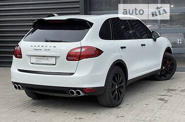Внедорожник / Кроссовер Porsche Cayenne 2012 в 