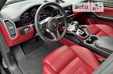 Внедорожник / Кроссовер Porsche Cayenne 2019 в 