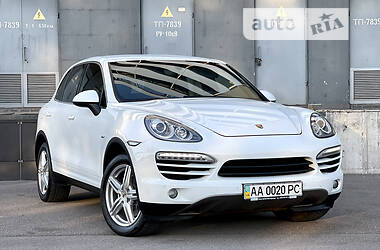 Внедорожник / Кроссовер Porsche Cayenne 2012 в Киеве