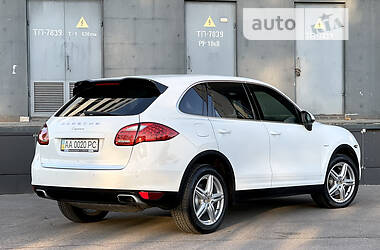 Внедорожник / Кроссовер Porsche Cayenne 2012 в Киеве