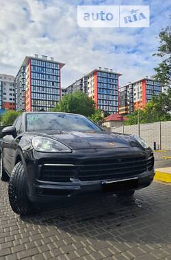 Внедорожник / Кроссовер Porsche Cayenne 2017 в 