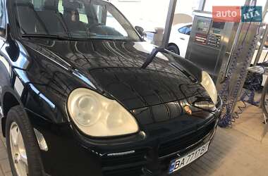 Внедорожник / Кроссовер Porsche Cayenne 2004 в Александрие