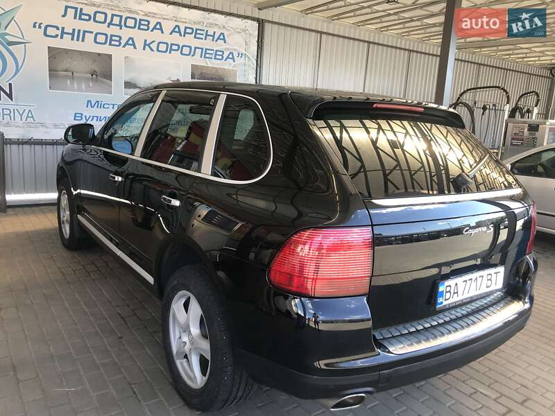 Внедорожник / Кроссовер Porsche Cayenne 2004 в Александрие
