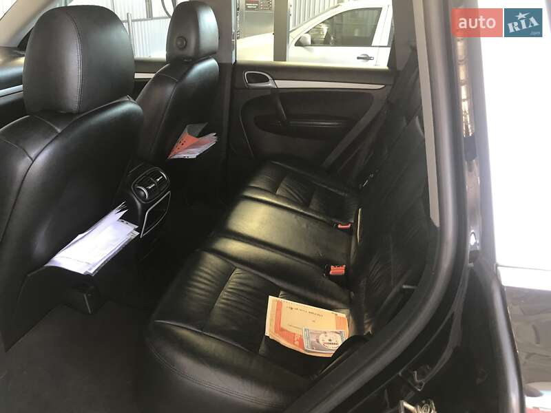 Внедорожник / Кроссовер Porsche Cayenne 2004 в Александрие