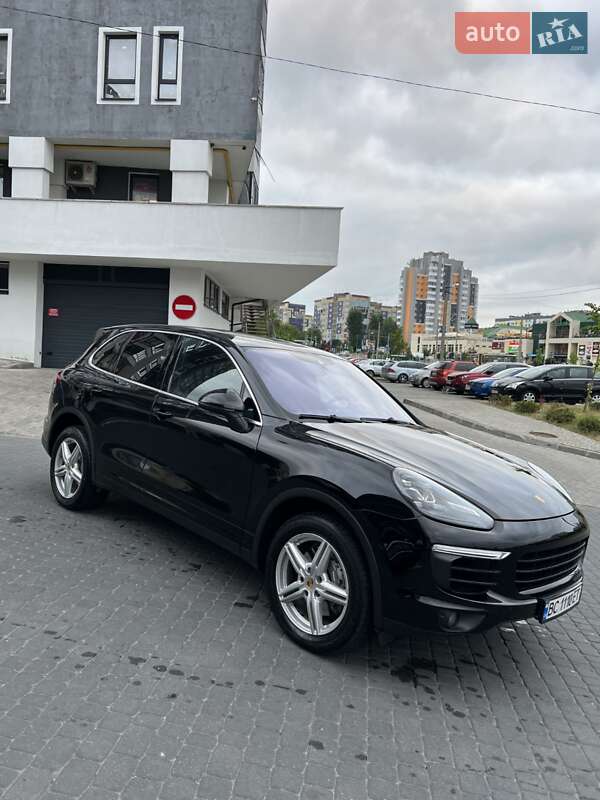 Внедорожник / Кроссовер Porsche Cayenne 2015 в Львове