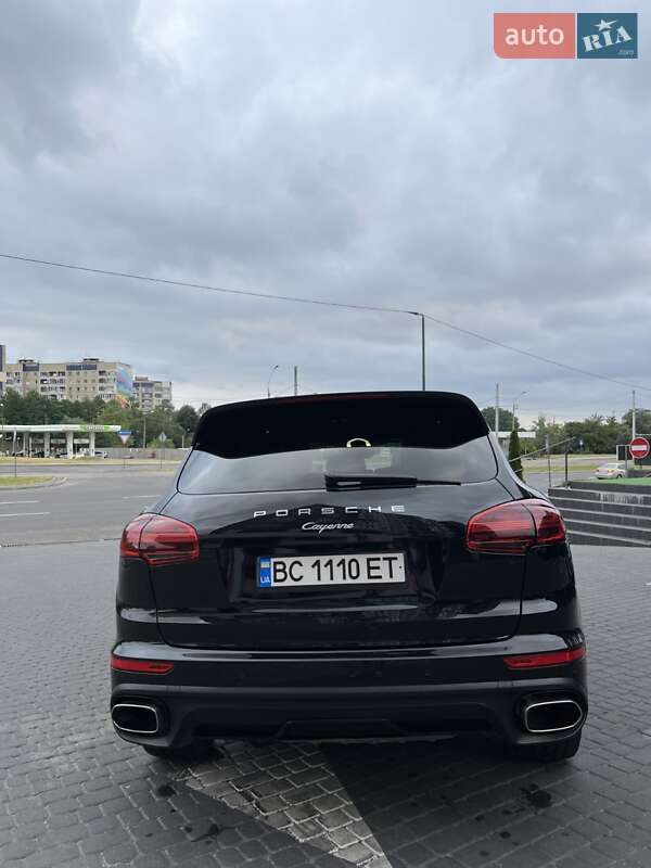 Внедорожник / Кроссовер Porsche Cayenne 2015 в Львове