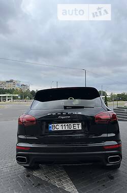 Внедорожник / Кроссовер Porsche Cayenne 2015 в Львове