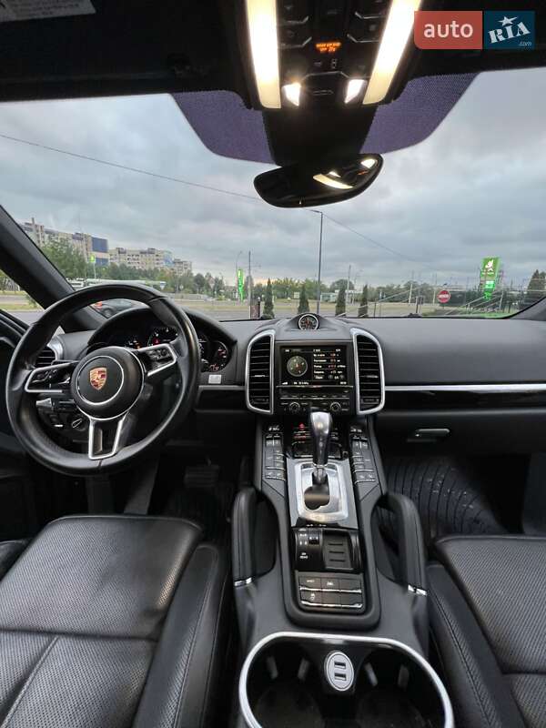 Внедорожник / Кроссовер Porsche Cayenne 2015 в Львове