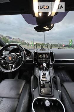 Внедорожник / Кроссовер Porsche Cayenne 2015 в Львове