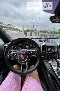 Внедорожник / Кроссовер Porsche Cayenne 2015 в Львове