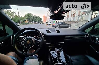 Внедорожник / Кроссовер Porsche Cayenne 2017 в 