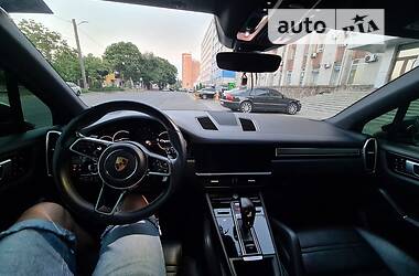 Внедорожник / Кроссовер Porsche Cayenne 2017 в 