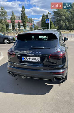 Внедорожник / Кроссовер Porsche Cayenne 2015 в Киеве