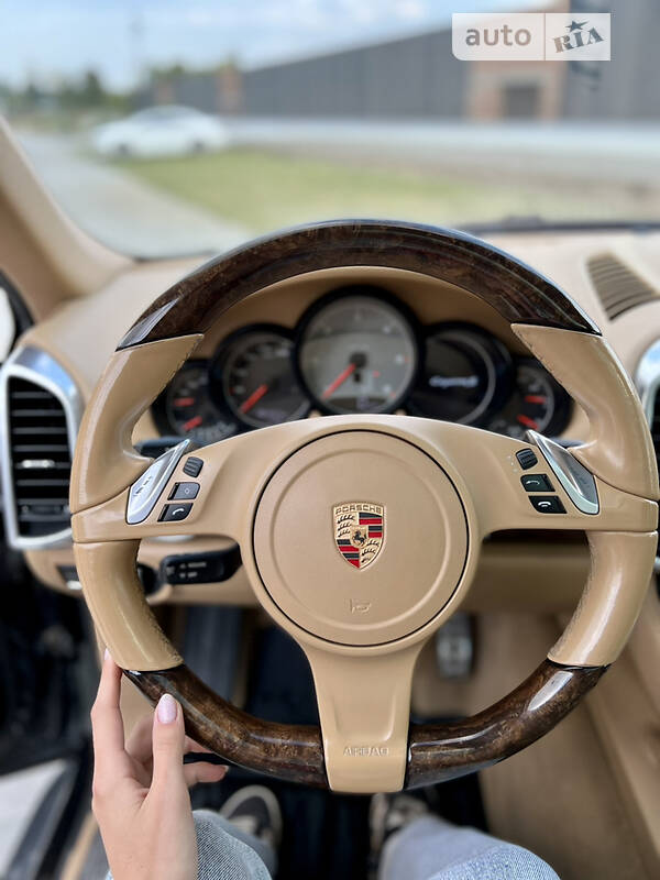 Внедорожник / Кроссовер Porsche Cayenne 2013 в Хмельницком