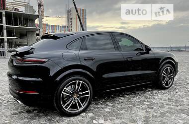Внедорожник / Кроссовер Porsche Cayenne 2021 в 