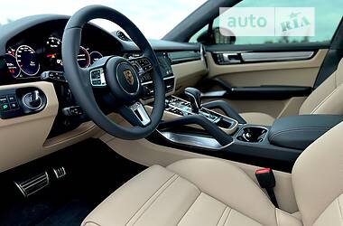 Внедорожник / Кроссовер Porsche Cayenne 2021 в 