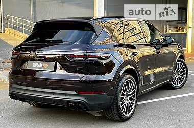 Внедорожник / Кроссовер Porsche Cayenne 2022 в Киеве