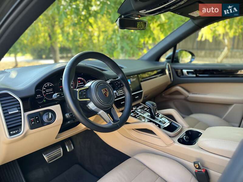 Позашляховик / Кросовер Porsche Cayenne 2018 в Одесі