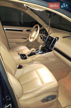 Внедорожник / Кроссовер Porsche Cayenne 2011 в 