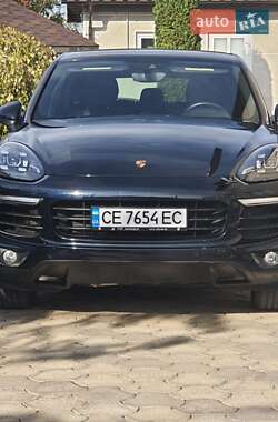 Внедорожник / Кроссовер Porsche Cayenne 2015 в Черновцах
