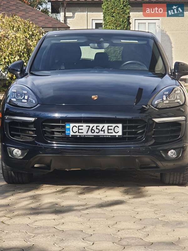 Внедорожник / Кроссовер Porsche Cayenne 2015 в Черновцах