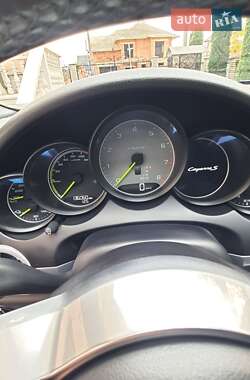 Внедорожник / Кроссовер Porsche Cayenne 2015 в Черновцах