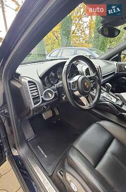 Внедорожник / Кроссовер Porsche Cayenne 2015 в Черновцах