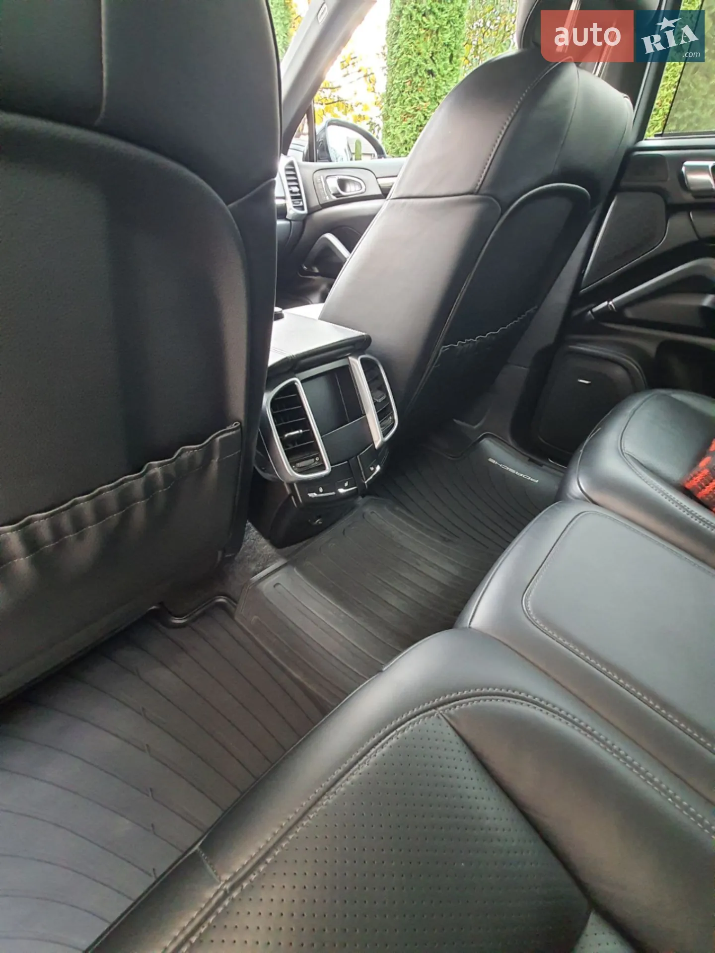 2015 Porsche Cayenne - мініатюра 26