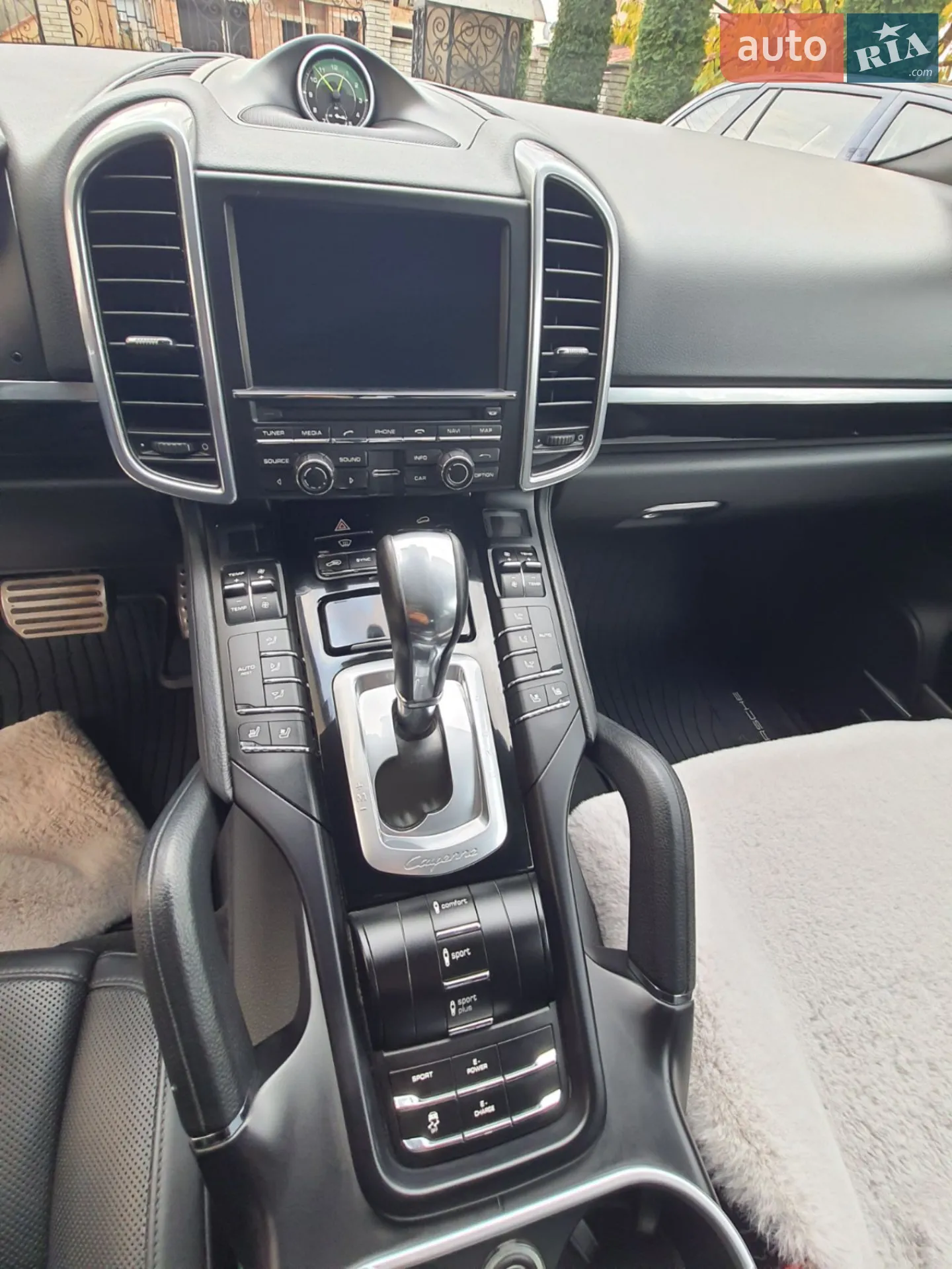 2015 Porsche Cayenne - мініатюра 24