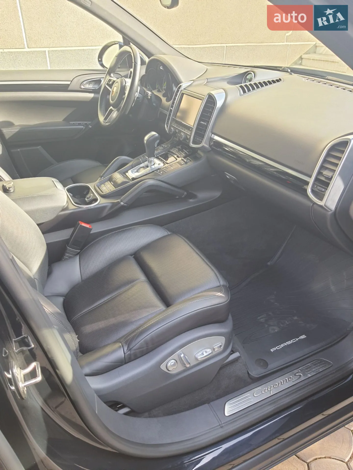 2015 Porsche Cayenne - мініатюра 33