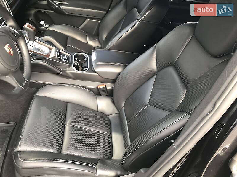 Внедорожник / Кроссовер Porsche Cayenne 2012 в Днепре